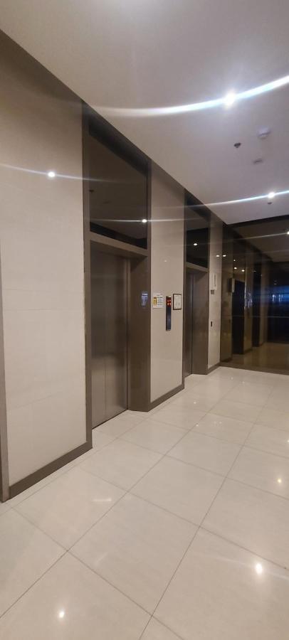 Avida Tower Free Airport Pick Up For 3 Nights Stay Or More Davao Bagian luar foto