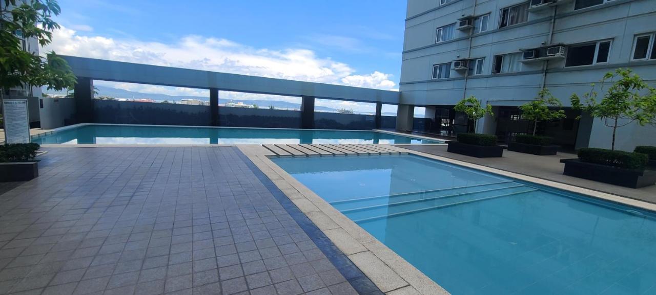 Avida Tower Free Airport Pick Up For 3 Nights Stay Or More Davao Bagian luar foto